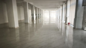 Inchiriez spatiu comercial