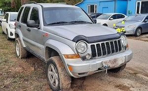 VAND Jeep Cherokee kj 2.8 crd automată, 2000 euro negociabil, 4x2 (spate) și 4x4 Hi și Lo, AC - imagine 3