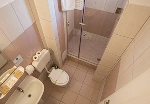 Casa Eden Costinesti angajeaza camerista - imagine 2