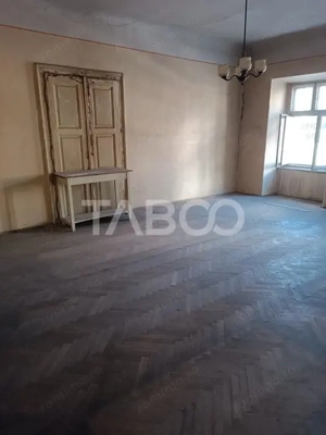 Apartament cu 2 camere de vanzare in centrul Clujului etajul 1