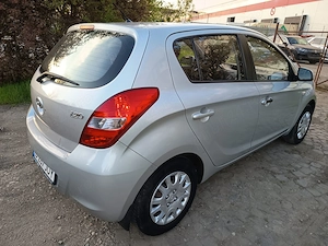 Hyundai I20 din 2009 1.3 Benzina - imagine 3