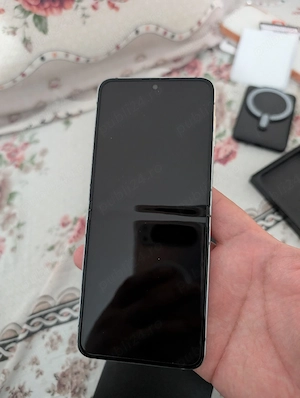 Samsung Galaxy Z Flip 5 512GB   Ca NOU, Full Box, Activat recent