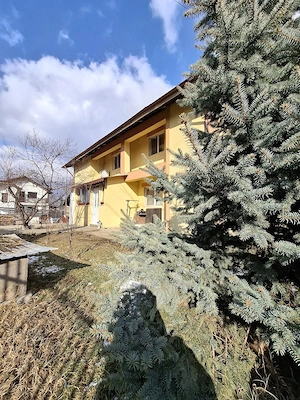 Vilă parter și etaj 5 cam 2 bai Horpaz