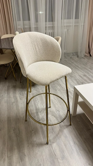 Scaune bar alb si auriu