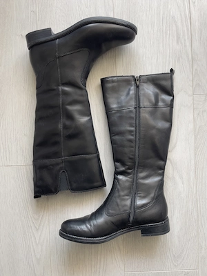 Cizme Tamaris Piele putin purtate