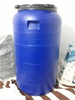 BUTOI din plastic Sterk Gemania 250 Litri cu canea 