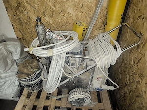 Pompa de transport si aplicare mortare sau microbeton