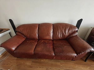 Vând canapea din piele maro