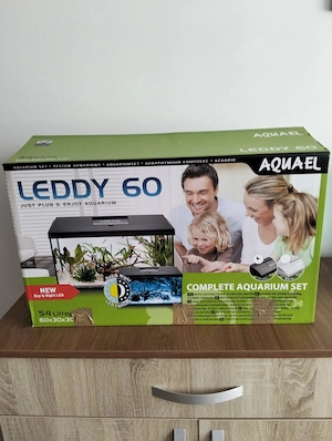 Vând acvariu Aquael Leddy 60 - imagine 2