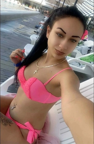 PARTY GIRL la mine sau la tine  - imagine 4