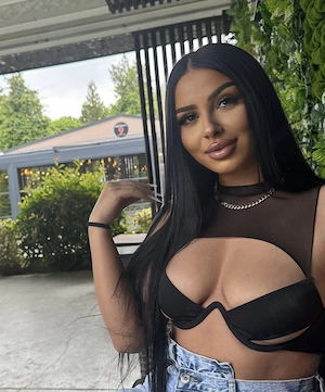 new bruneta pasionala noua in oras  - imagine 2