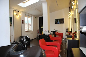 Inchiriem post de lucru, utilitati incluse  - imagine 2