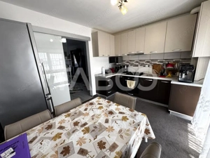 Apartament etaj intermediar 3 camere 66 mpu 2 balcoane parcare Sibiu  - imagine 8