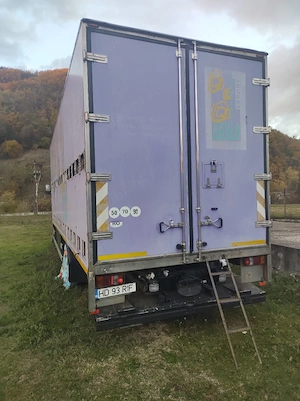 Vând camion volvo neomologat apicol, pretul este negociabil  - imagine 6