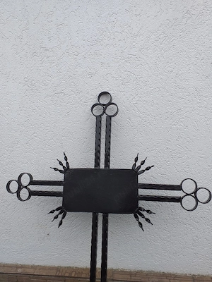 Vând grilaje și cruci din fier forjat. - imagine 2