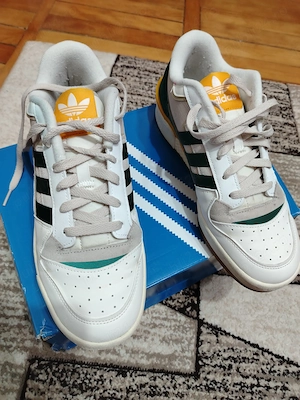 De vinzare adidas purtat de doua ori practic este  noua - imagine 5