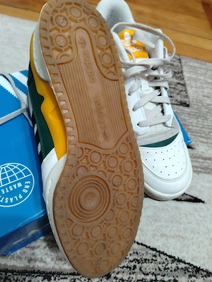 De vinzare adidas purtat de doua ori practic este  noua - imagine 2