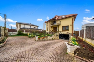 Casa individuala cu 7 camere, 260 mp, teren 900 mp, front 19m, Europa - imagine 2