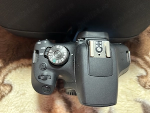 Canon EOS 2000D + obiectiv 18-55mm, stare ca nou. - imagine 2