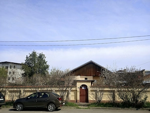 Proprietar vând Casă la Curte 