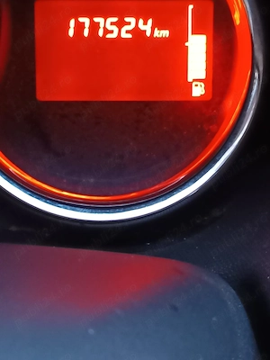 Dacia Duster 4x4 - imagine 8