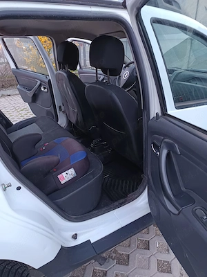 Dacia Duster 4x4 - imagine 7