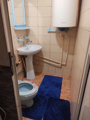 Închiriez garsonieră la piața Reșița 