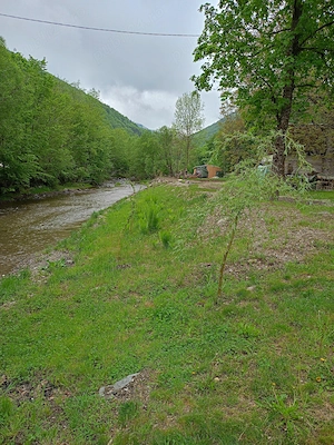 Vând teren intravilan 