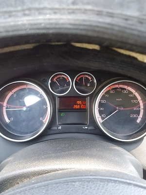 vând autoturism peugeot 308 sw 7 locuri - imagine 2