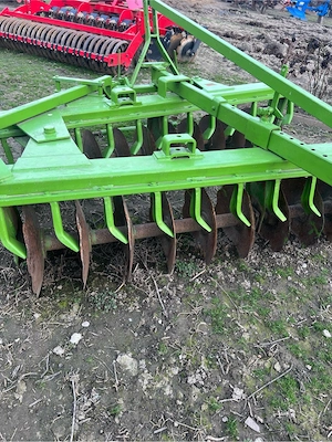 vand disc de 3 m in perfecta stare de functionare 