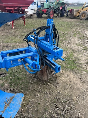 vand 2 pluguri freschi hidraulice   unu cu 2 capuri si unu  cu 3 capuri hidraulice  - imagine 4