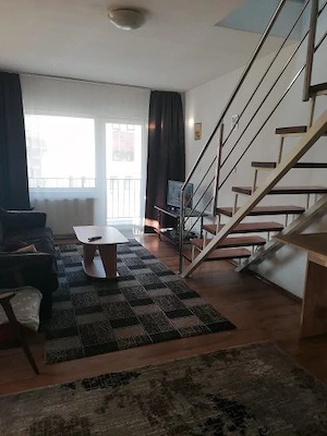 Ofer spre închiriere un apartament spațios 