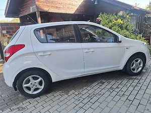 Hyundai i20 benzina - imagine 6
