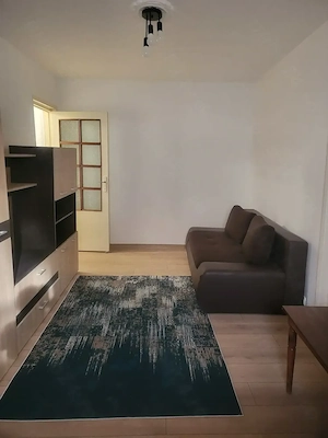 Proprietar Inchiriez apartament cu 2 camere in Complex