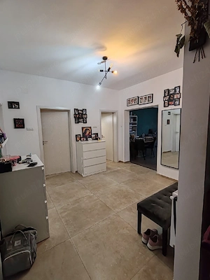 Vând apartament cu 3 camere, Ghiroda - imagine 3