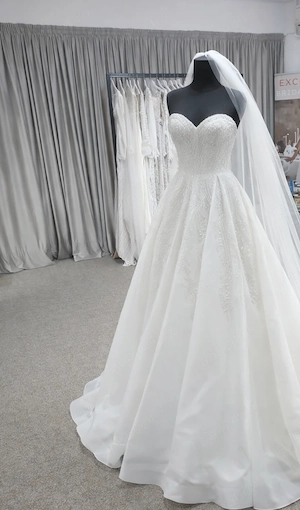 De vânzare rochie de mireasă 