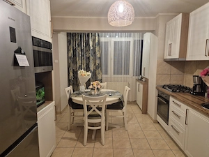 Apartament 3 camere in cartier Vasile Aaron