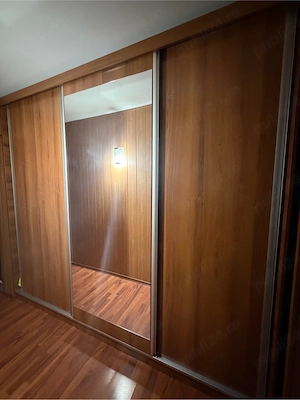 Dressing cu usi glisante si oglinda pe mijloc