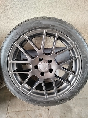 Jante aliaj pe 18 cu cauciucuri iarnă 