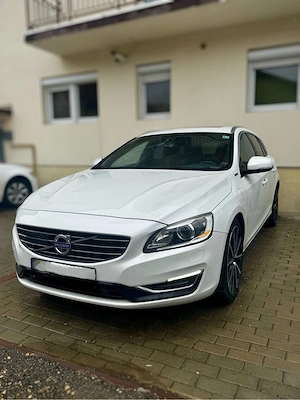Volvo V60 Plug-in Hybrid D6 Twin Engine AWD, plug-in hybrid, echipare completă - imagine 5