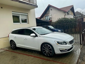 Volvo V60 Plug-in Hybrid D6 Twin Engine AWD, plug-in hybrid, echipare completă