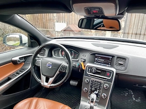 Volvo V60 Plug-in Hybrid D6 Twin Engine AWD, plug-in hybrid, echipare completă - imagine 3