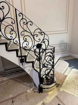  Porți, balustrazi și garduri din fier forjat la comandă - imagine 3