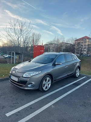 Renault Megane 3 08 2011 - imagine 2