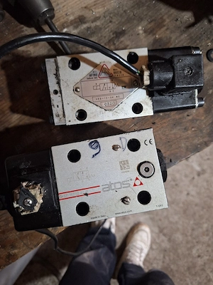 distribuitoare hidraulice 110v - imagine 2