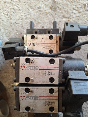 distribuitoare hidraulice 110v - imagine 3