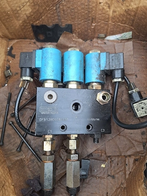 distribuitoare hidraulice 110v - imagine 5