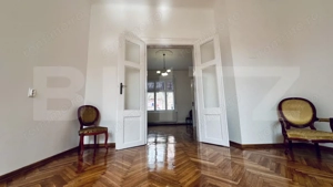 Casă 4 camere, ultracentral, 2 locuri de parcare în curte