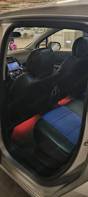 Peugeot 3008 , 1.6 eHDI , 114 CP , 2013 , cutie automata (robotizată) - imagine 9