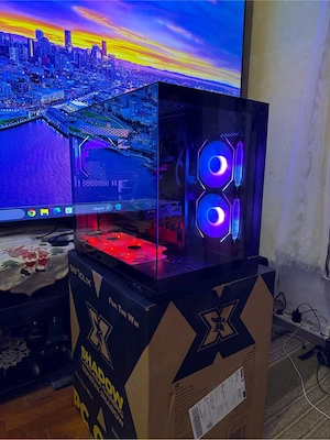 PC Gaming i7-8700K   32GB RAM   gtx 1070 8GB   3,5 tb   carcasă nOUĂ